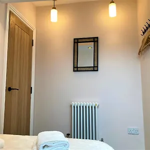 https://escape-2-unwind-minster-retreat-sleeps-5.yorkshirehotels.net
